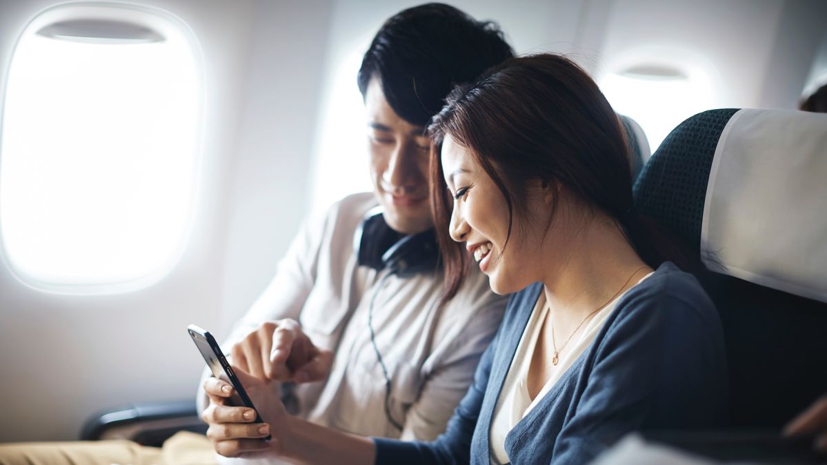 Flight mode off: I tried mobile roaming on a plane